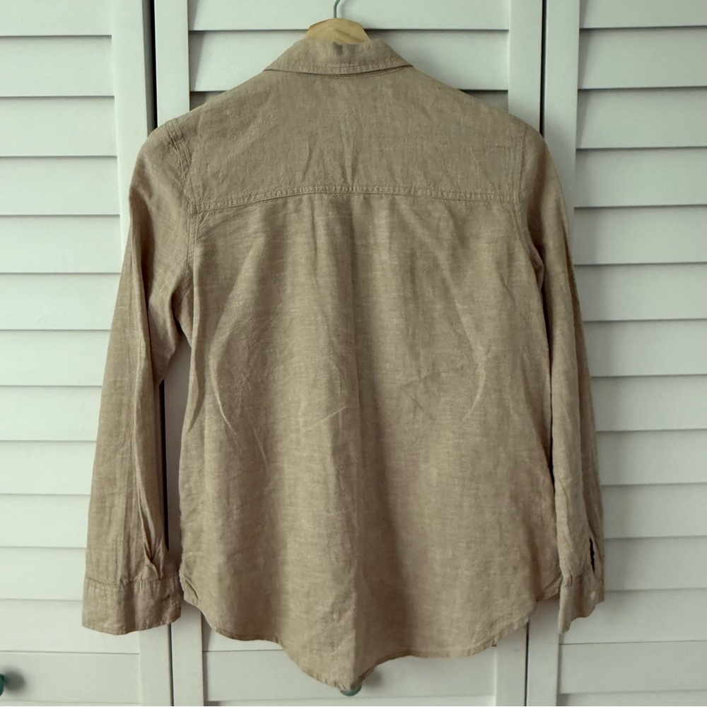 Gap khaki linen “The Easy Shirt” :: size small - Picture 5 of 8